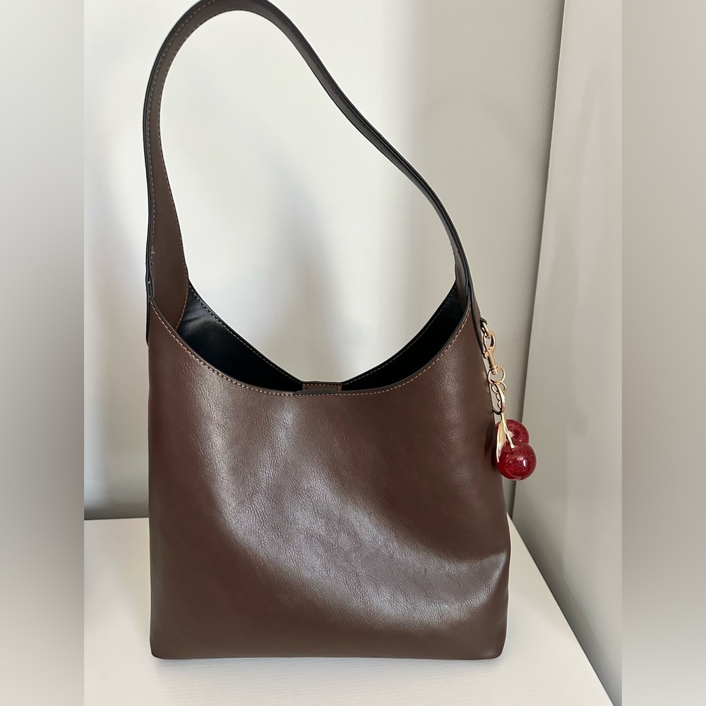 SHOULDER BAG WITH CHERRY CHARM-MAPLE BROWN COLOR - Picture 3 of 8